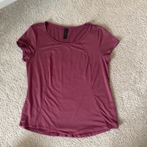 Yogalicious Pink Shirt. Size Large.
